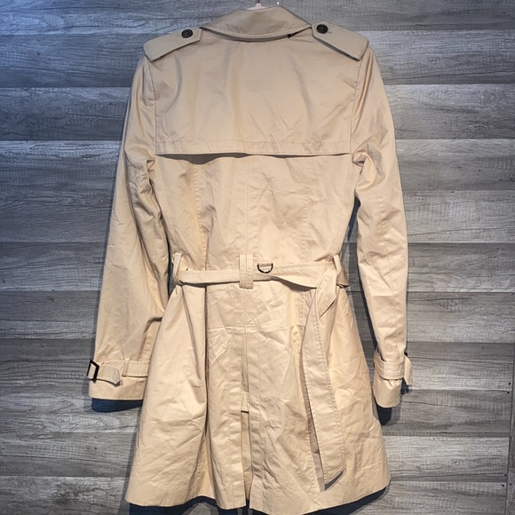 Banana Republic Classic Trench Coat • Size M • Tailored Double-Breasted - Picture 6 of 6